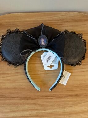 Disney Black Lace Minnie Ear Headband with Portrait Bow NWT